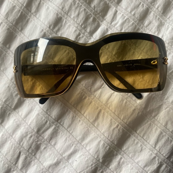 Chanel vintage sunglasses in gradient lens - Picture 3 of 12